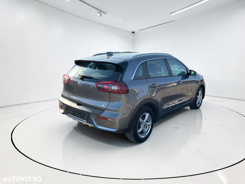 Kia Niro 1.6 GDI PHEV 2WD Aut. Vision - 4