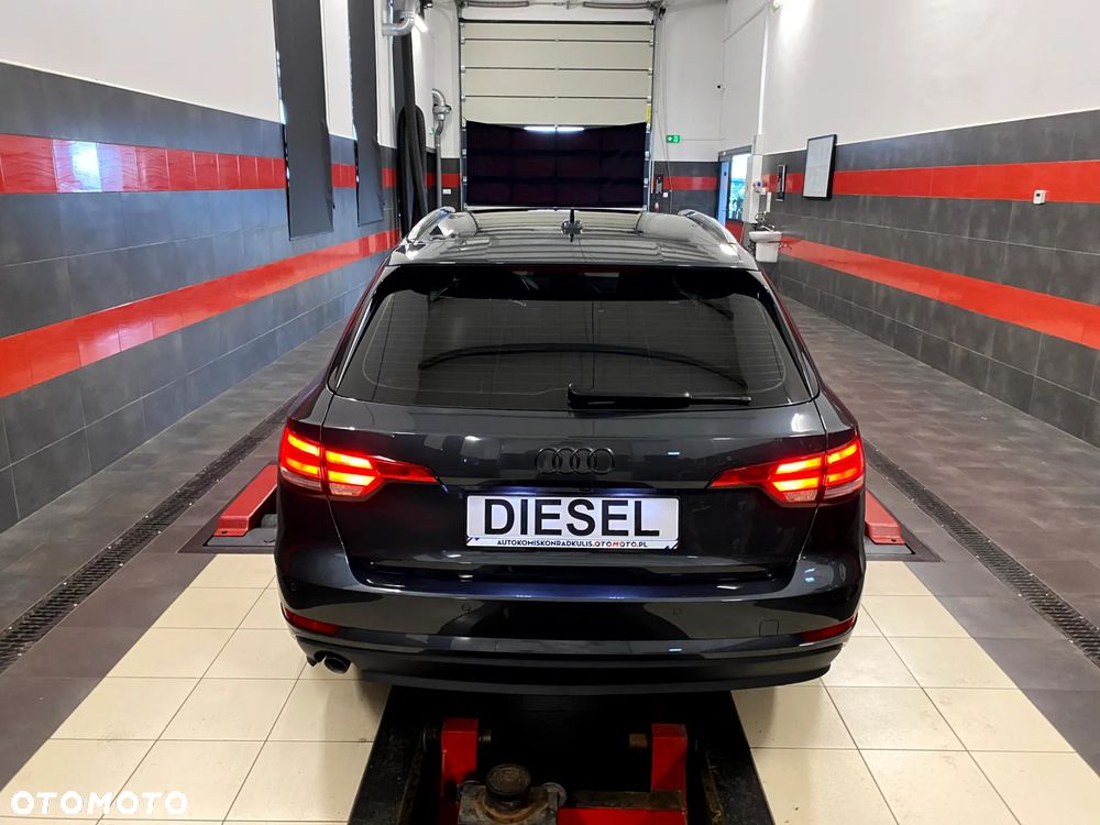 Audi A4 Avant 2.0 TDI Design - 12