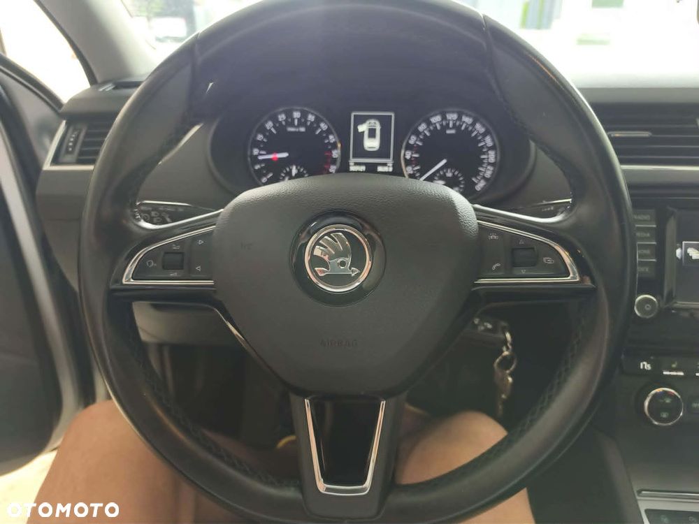 Skoda Octavia 1.6 TDI Style DSG - 4