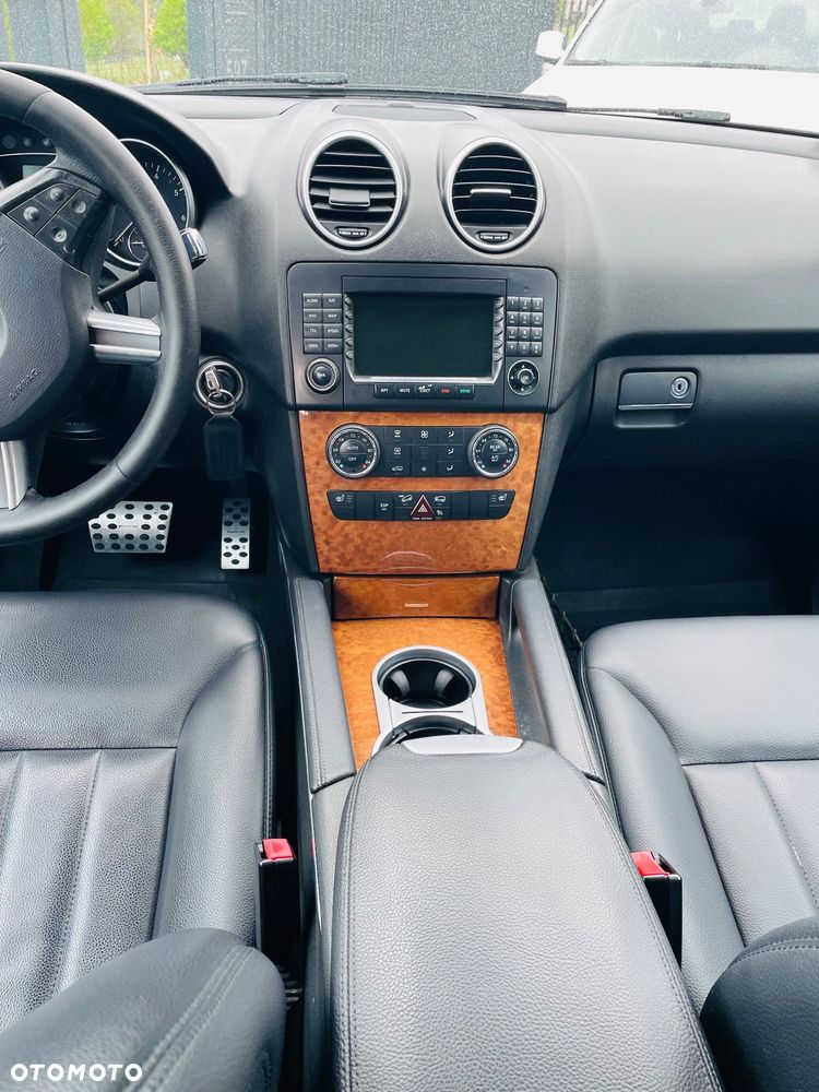 Mercedes-Benz ML 350 4-Matic - 13