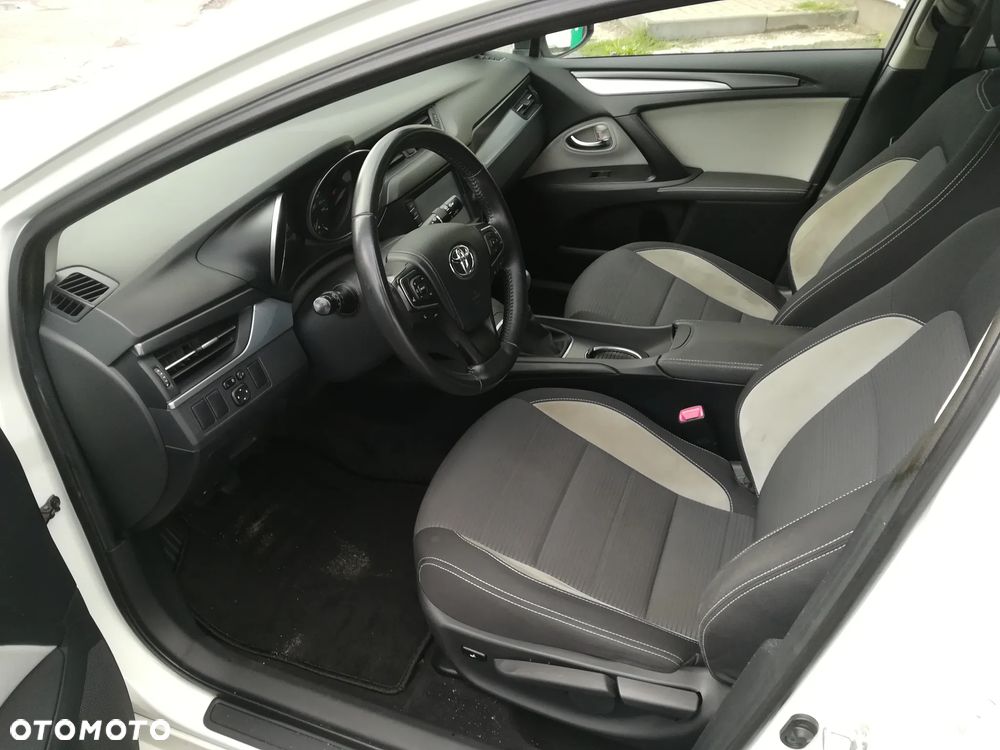 Toyota Avensis 1.8 Business Edition - 8