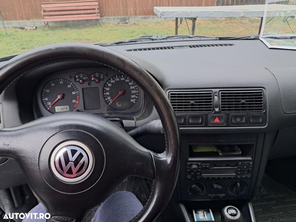 Volkswagen Golf 1.6 Basis - 6