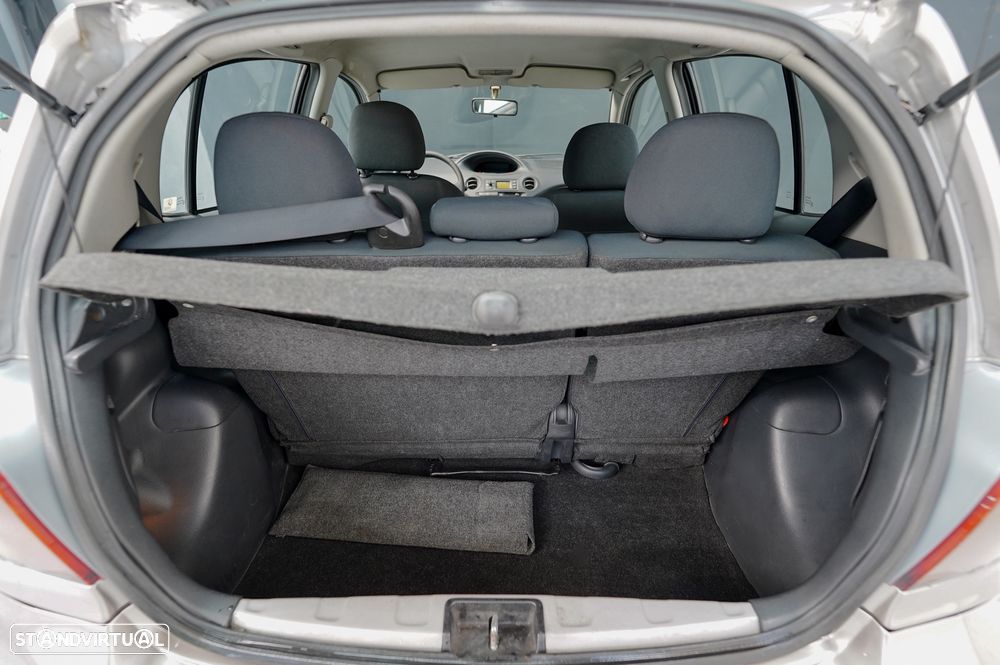 Toyota Yaris 1.0 Sol - 25