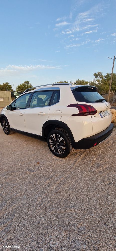 Peugeot 2008 1.2 PureTech Allure - 3