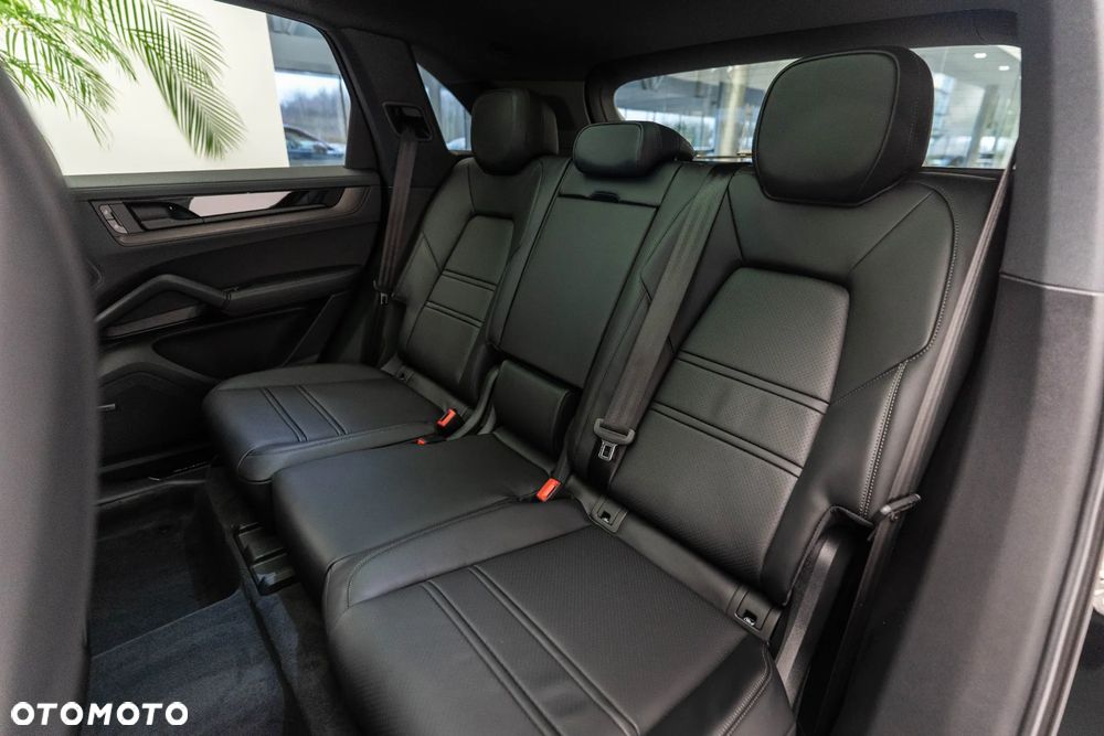 Porsche Cayenne Black Edition - 12