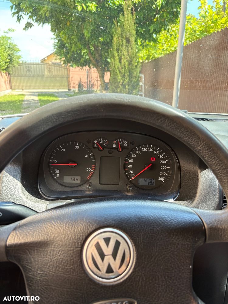 Volkswagen Golf - 8