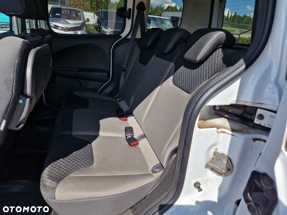 Ford Tourneo Courier 1.5 TDCi Trend - 11