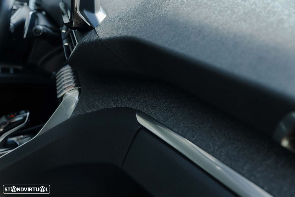 Peugeot 3008 1.2 PureTech Allure EAT8 - 21