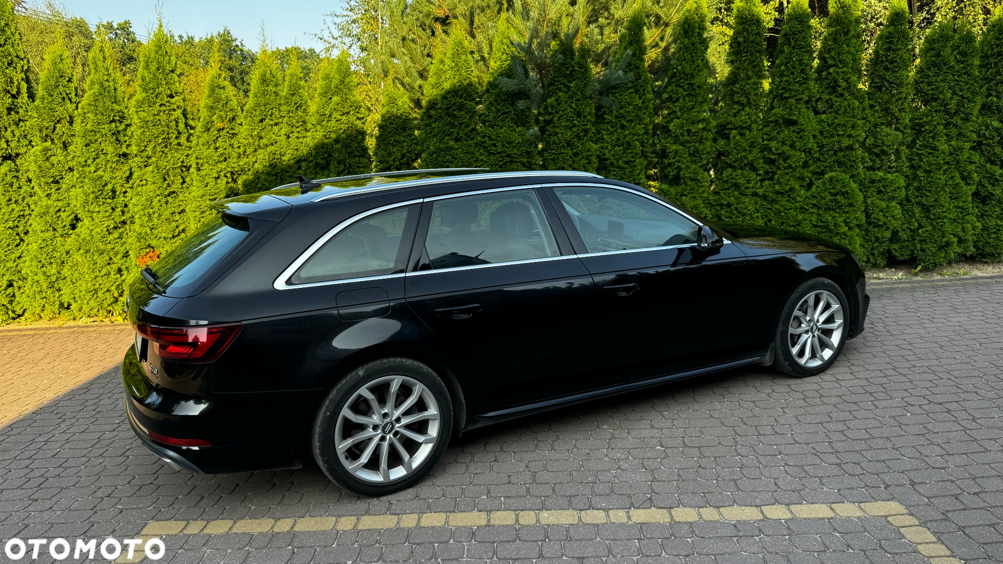 Audi A4 Avant 40 TDI quattro S tronic - 11