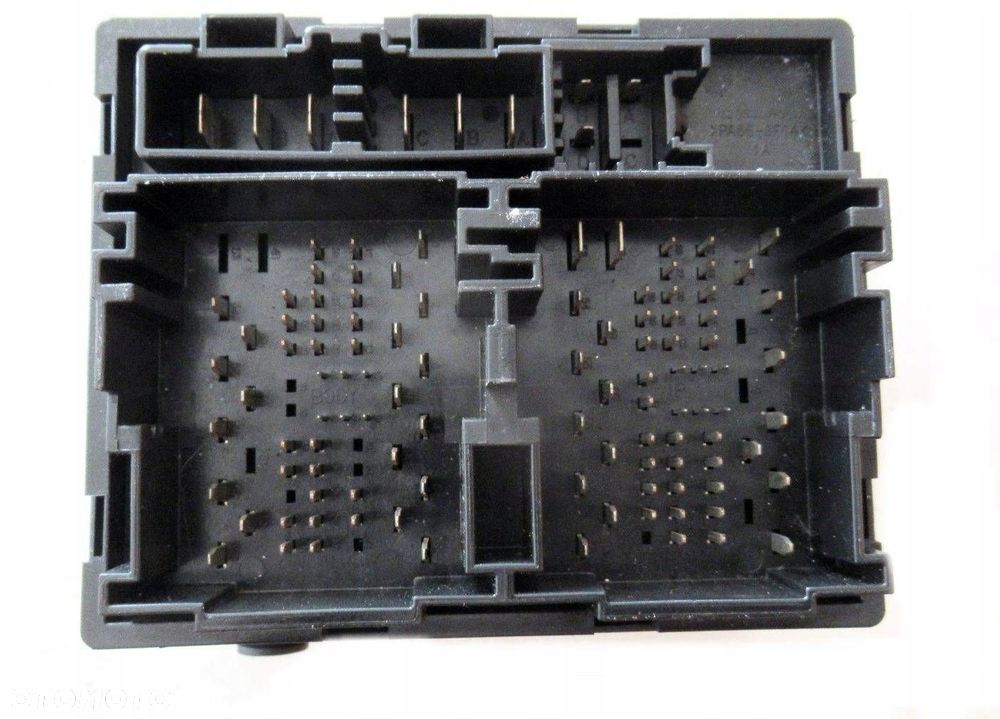 FIAT FREEMONT 2.0 M-JET SKRZYNKA BEZPIECZNIKÓW P68068355AC - 1