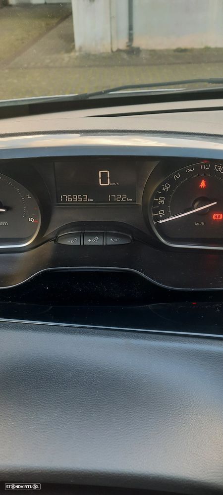 Peugeot 2008 1.4 HDi Allure - 6