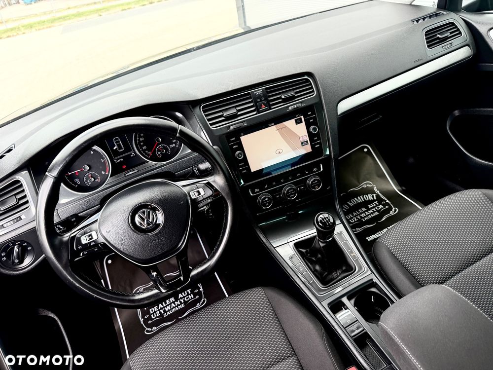 Volkswagen Golf 1.6 TDI SCR Comfortline - 26