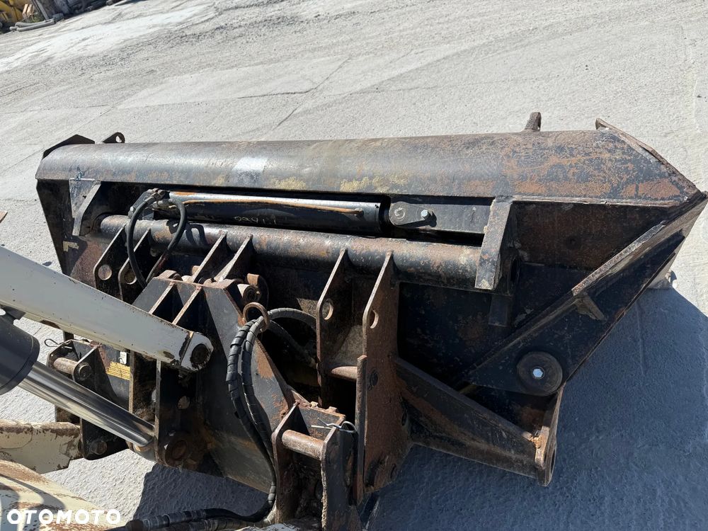 Terex 860 / 2012 / Uchylna Przednia Łyżka / Szybkozłącza - 9