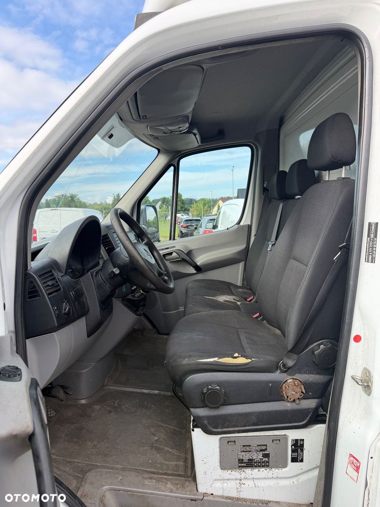 Mercedes-Benz Sprinter - 12