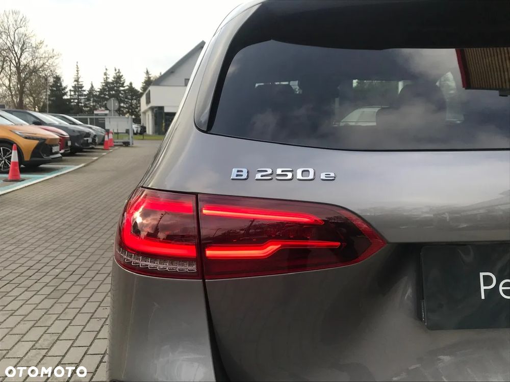 Mercedes-Benz Klasa B 250 e AMG Line 8G-DCT - 11