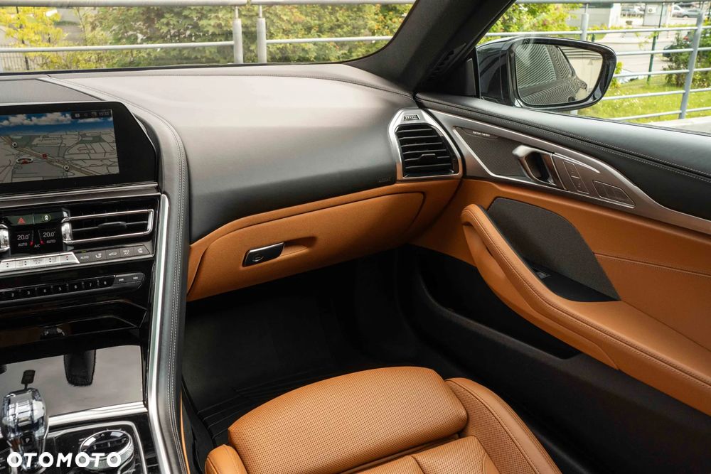 BMW Seria 8 - 21