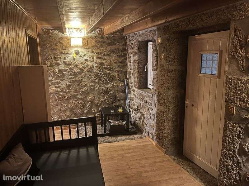 Casa de pedra e madeira toda restaurada. - Grande imagem: 5/12