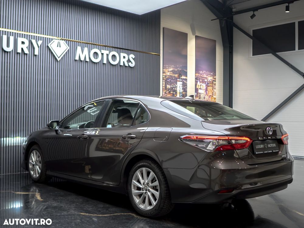 Toyota Camry 2.5 Dynamic - 8