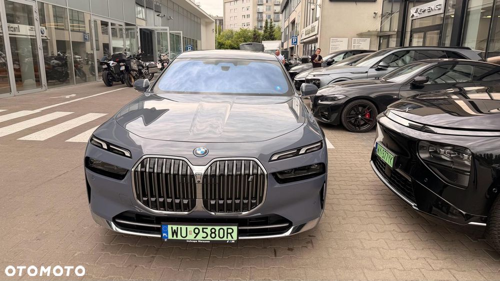 BMW i7 105.7kWh eDrive50 - 2