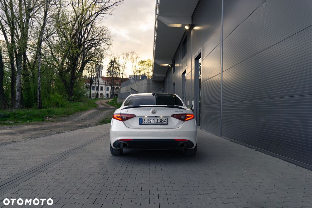 Alfa Romeo Giulia 2.0 Turbo TI Q4 - 6