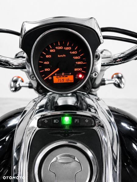 Suzuki Intruder - 6
