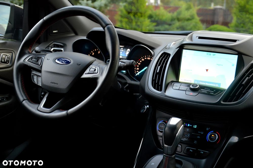 Ford Kuga 2.0 TDCi 4x4 ST-Line - 28