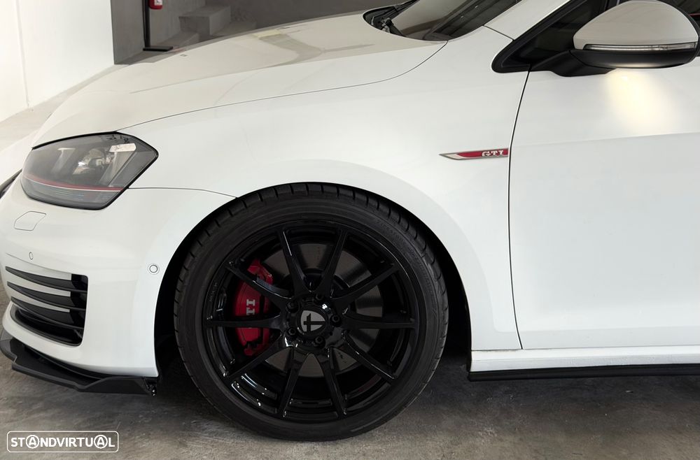 VW Golf GTI Performance BlueMotion DSG - 11