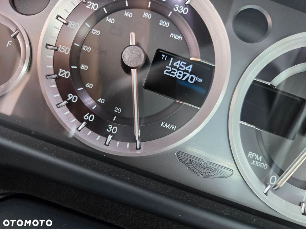Aston Martin DB9 Touchtronic - 28