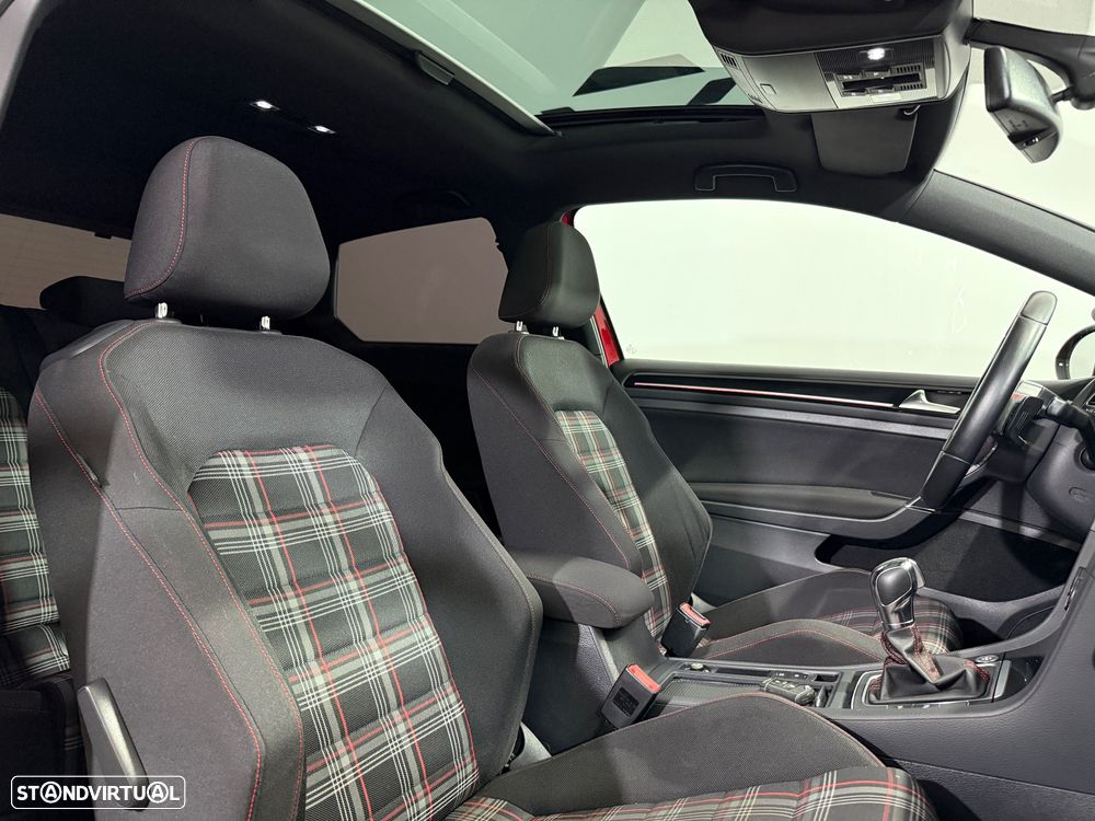 VW Golf 2.0 TSi GTi DSG - 17