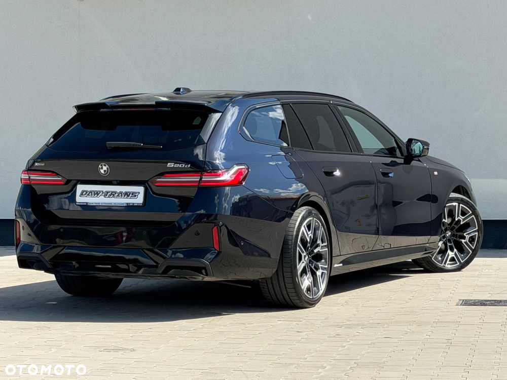 BMW Seria 5 520d xDrive mHEV - 18