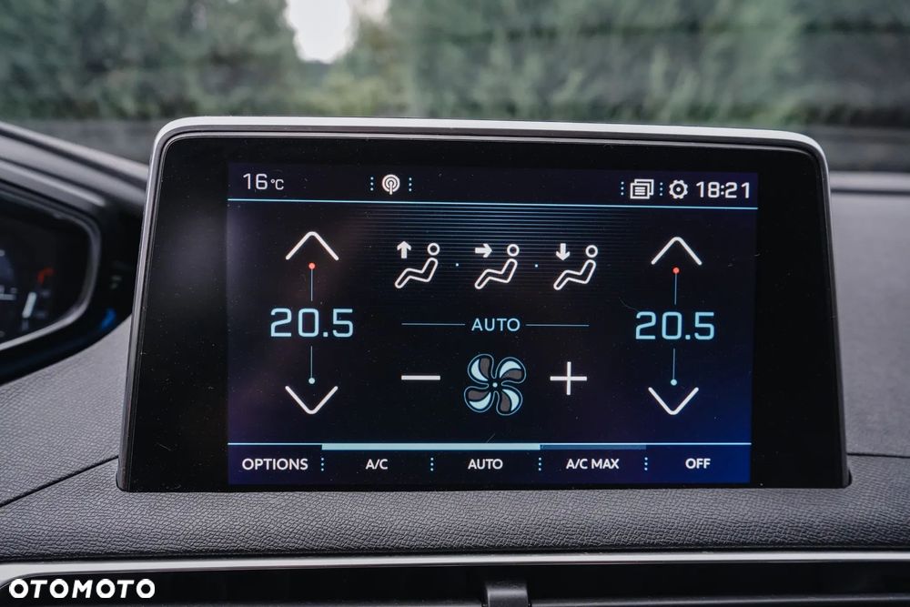 Peugeot 3008 PureTech 130 Stop & Start GPF Allure - 24