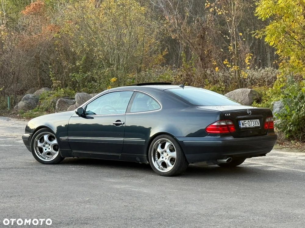 Mercedes-Benz CLK - 6