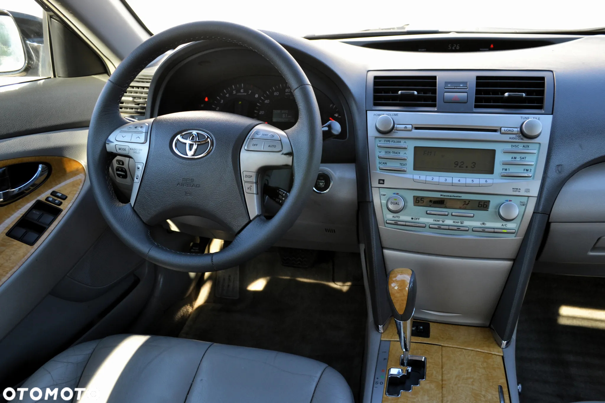 Toyota Camry 3.5 V6 SE - 9