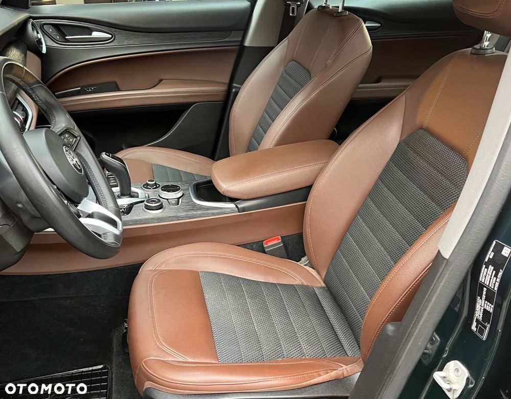 Alfa Romeo Stelvio 2.0 Turbo Sprint Q4 - 13