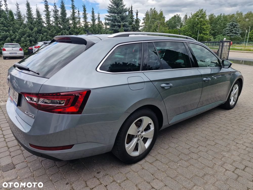 Skoda Superb 2.0 TDI Active DSG - 9