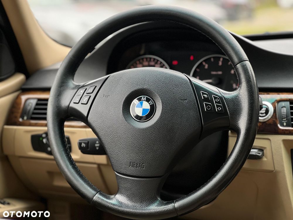 BMW Seria 3 - 16