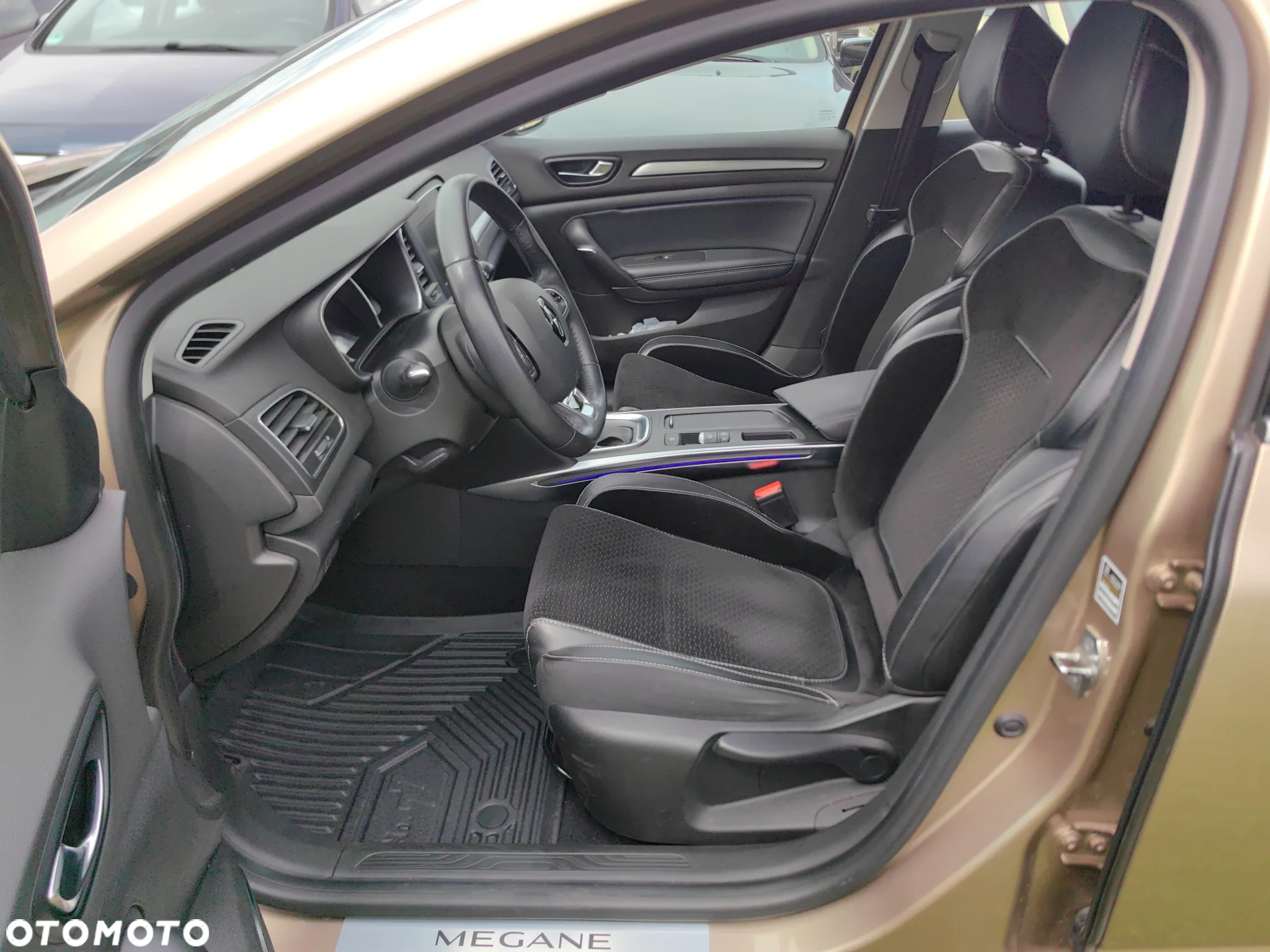 Renault Megane ENERGY TCe 130 EDC INTENS - 21