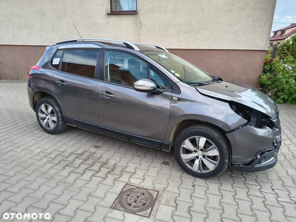 Peugeot 2008 - 8