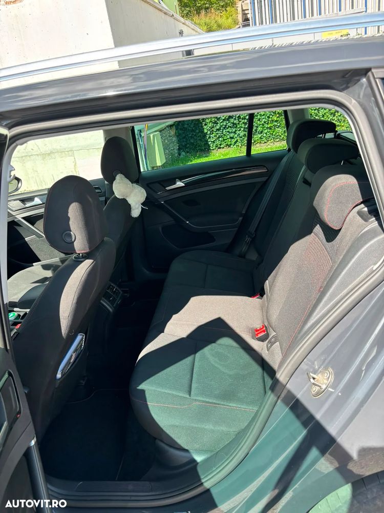 Volkswagen Golf 1.6 TDI Sound - 11