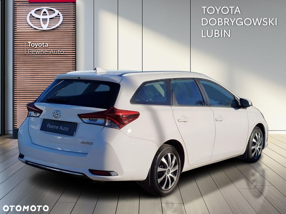 Toyota Auris - 5