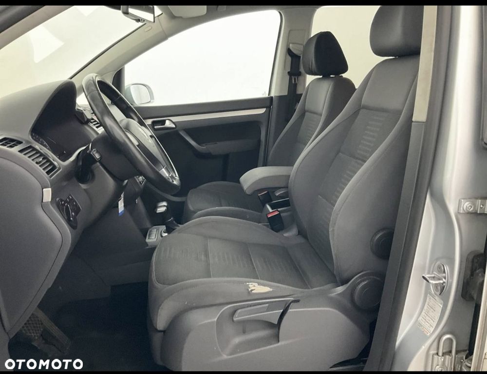 Volkswagen Touran 2.0 TDI Highline DSG - 11