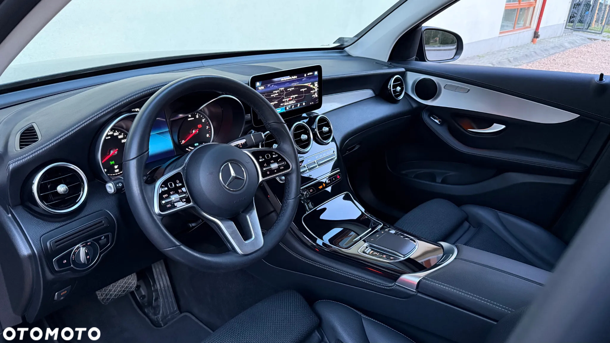 Mercedes-Benz GLC - 22