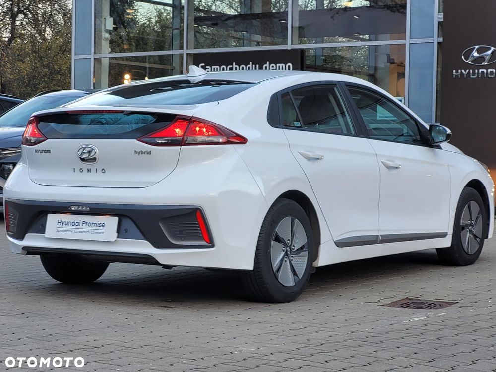 Hyundai IONIQ hybrid Business - 5