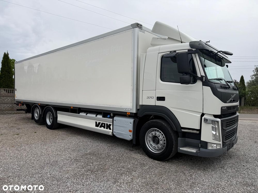 Volvo FM 370 / 6x2 / Chłodnia / Winda / - 9