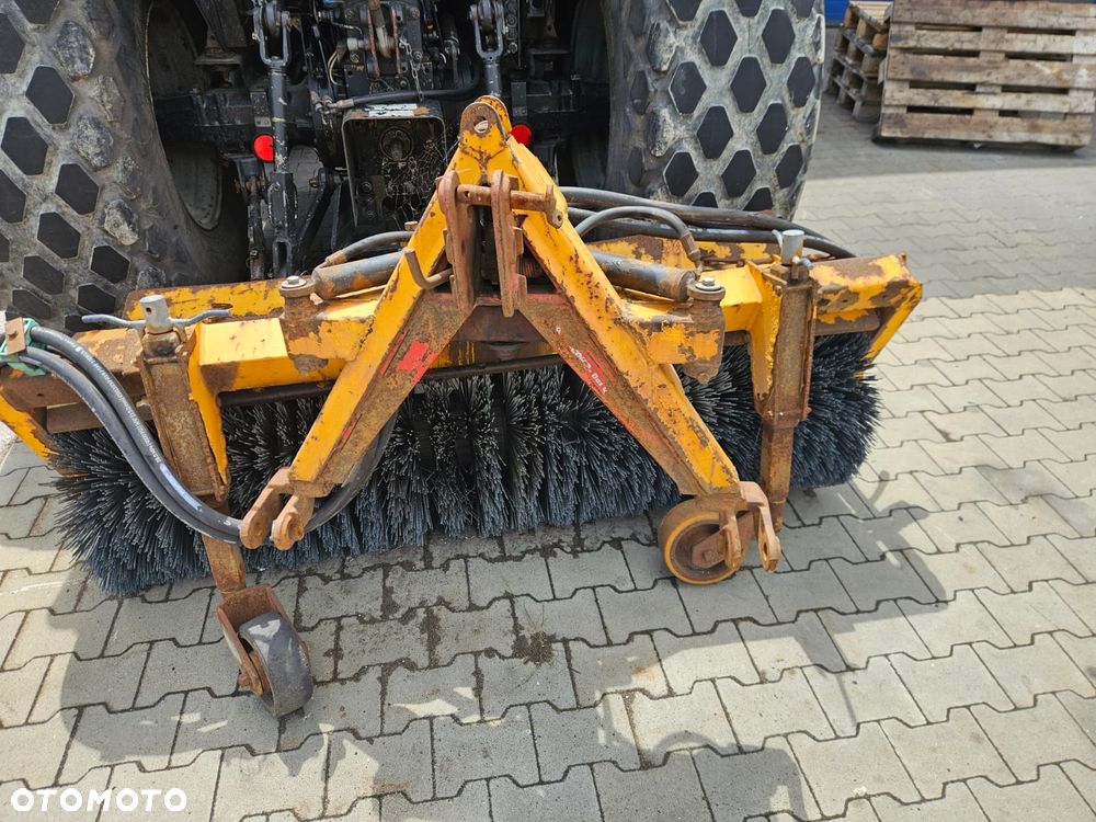New Holland TN70F - 4
