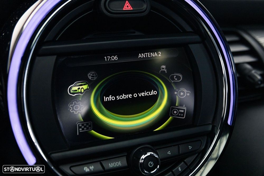 MINI 5 Portas Cooper D Auto - 36