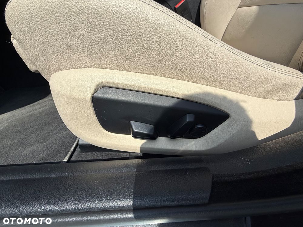 BMW Seria 5 530d xDrive - 22