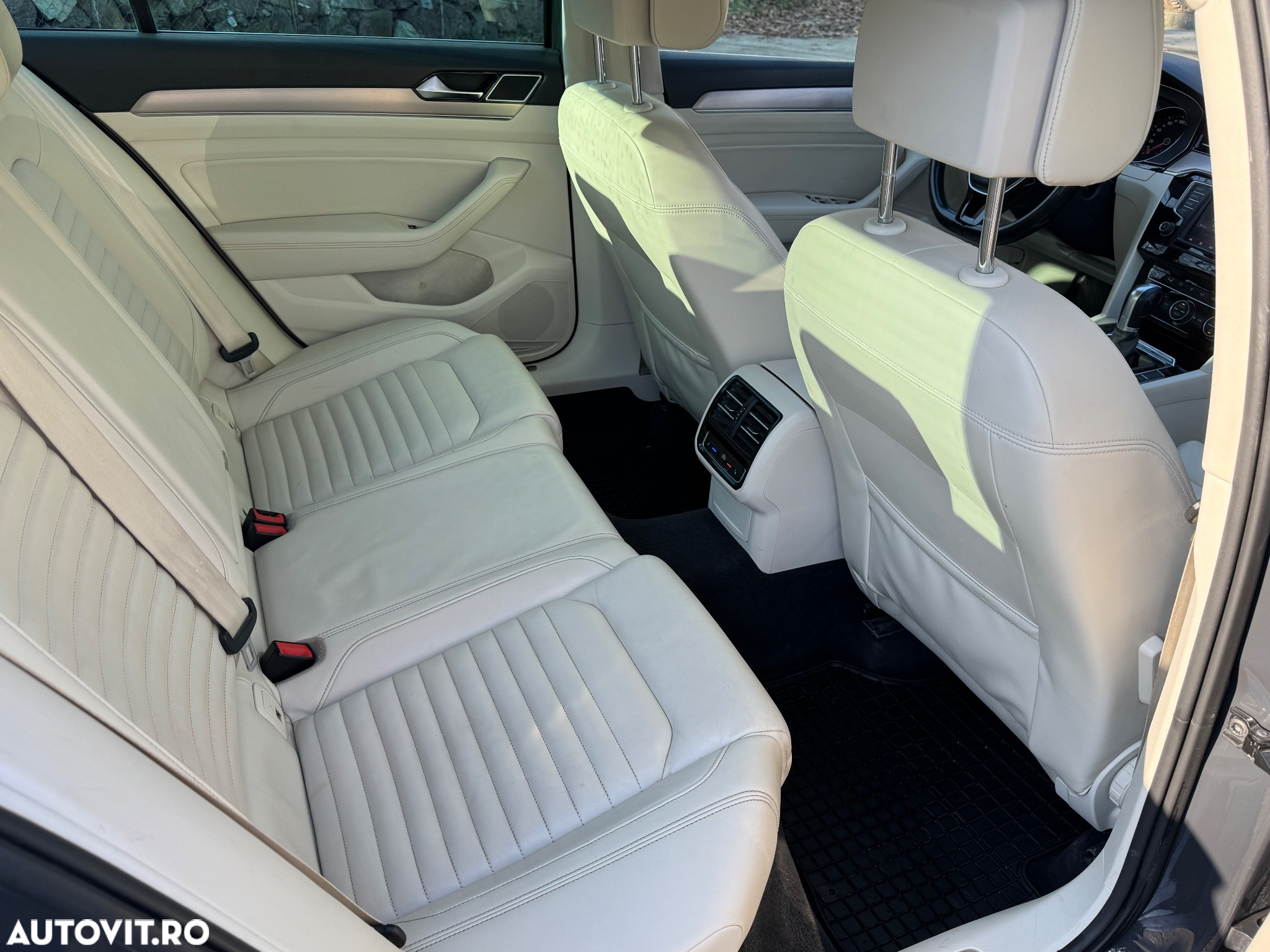 Volkswagen Passat 2.0 TDI DSG 4Motion Highline - 8