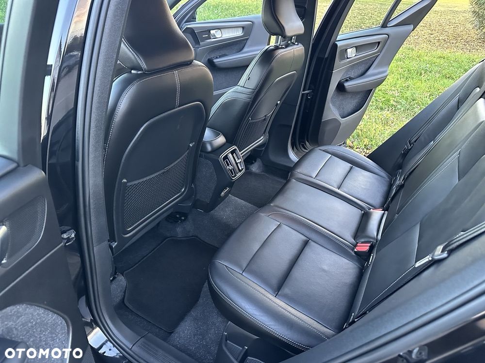 Volvo XC 40 D4 AWD Geartronic Inscription - 24