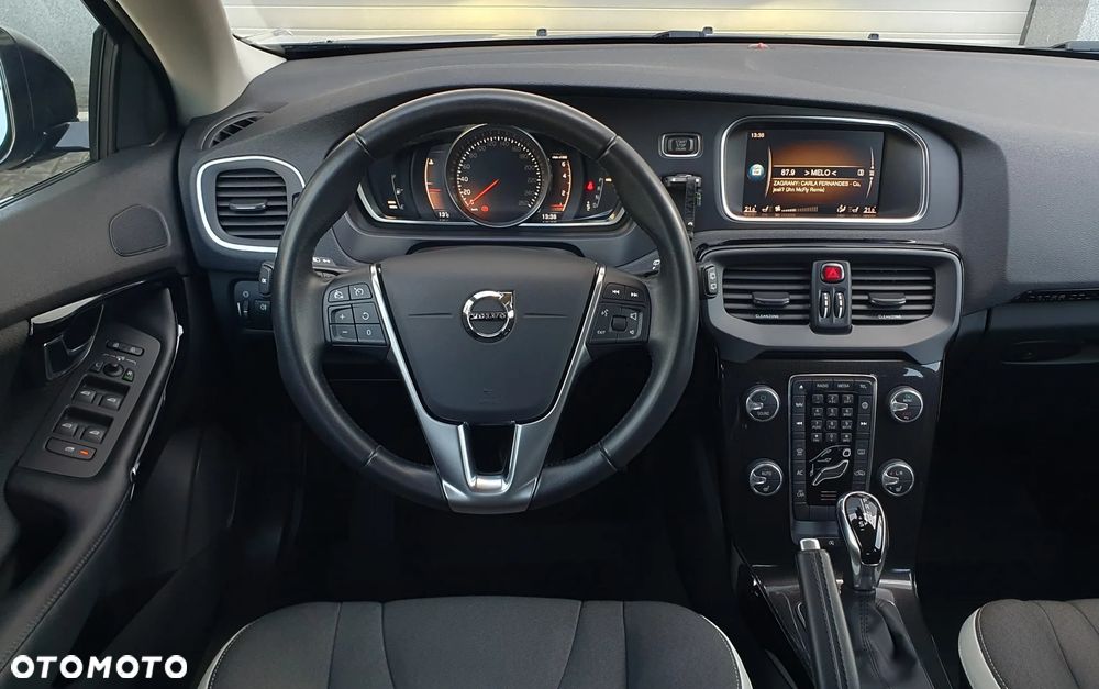 Volvo V40 Cross Country T3 Drive-E Dynamic Edition - 12